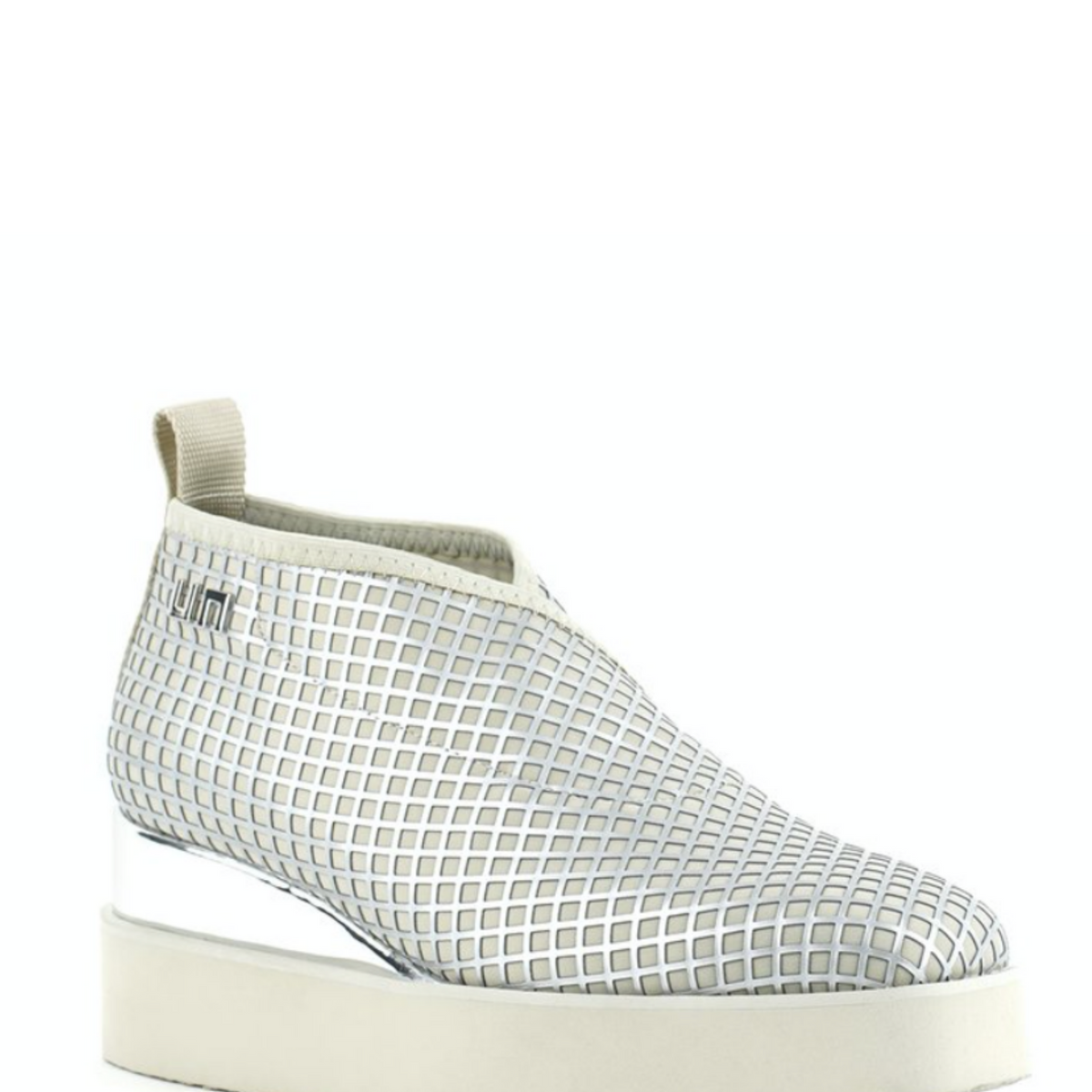 United nude store fold lo